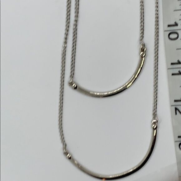 Silver toned costume necklace - Picture 1 of 7